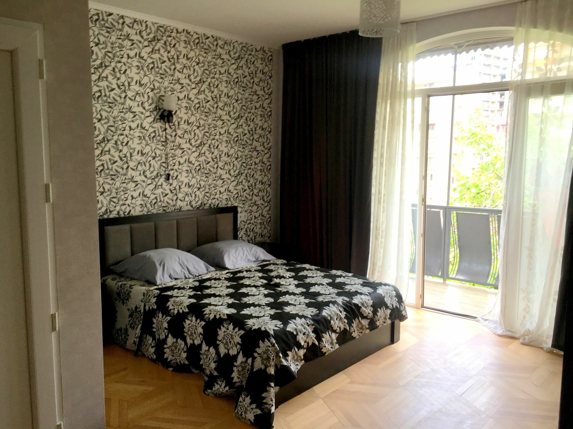 Gnt+ Otel Tiflis Dış mekan fotoğraf